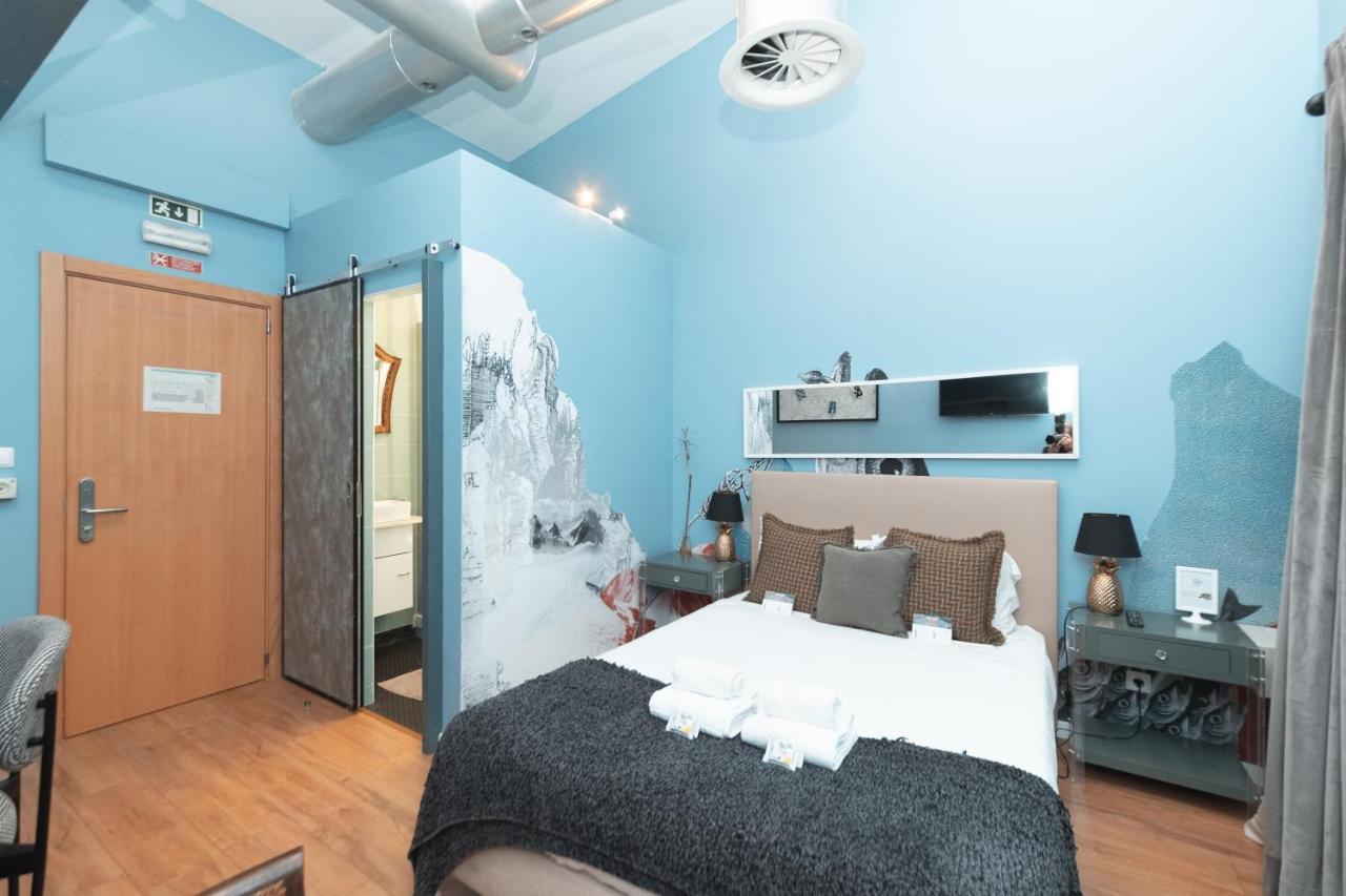 Destination Hostel *