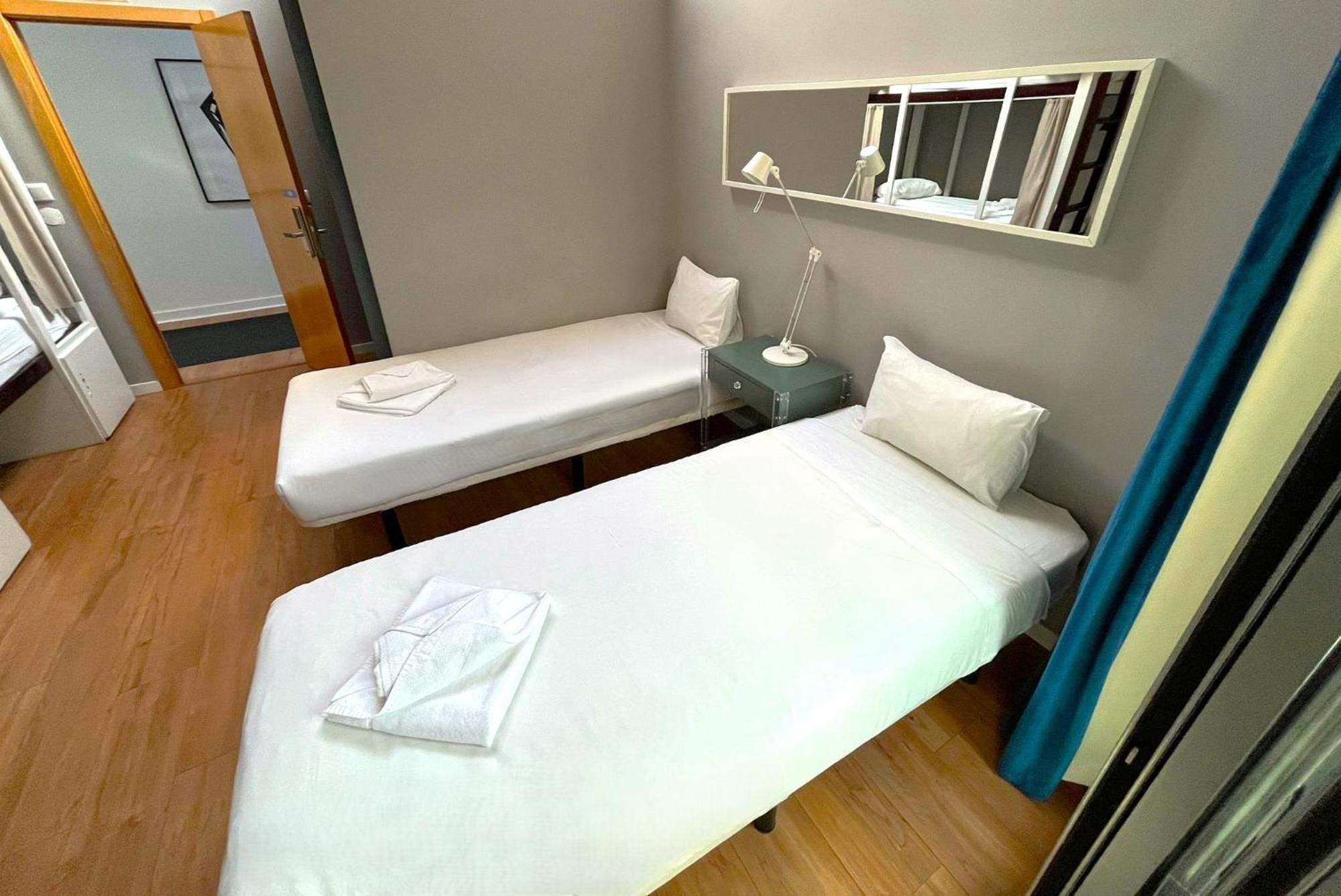 Destination Hostel *