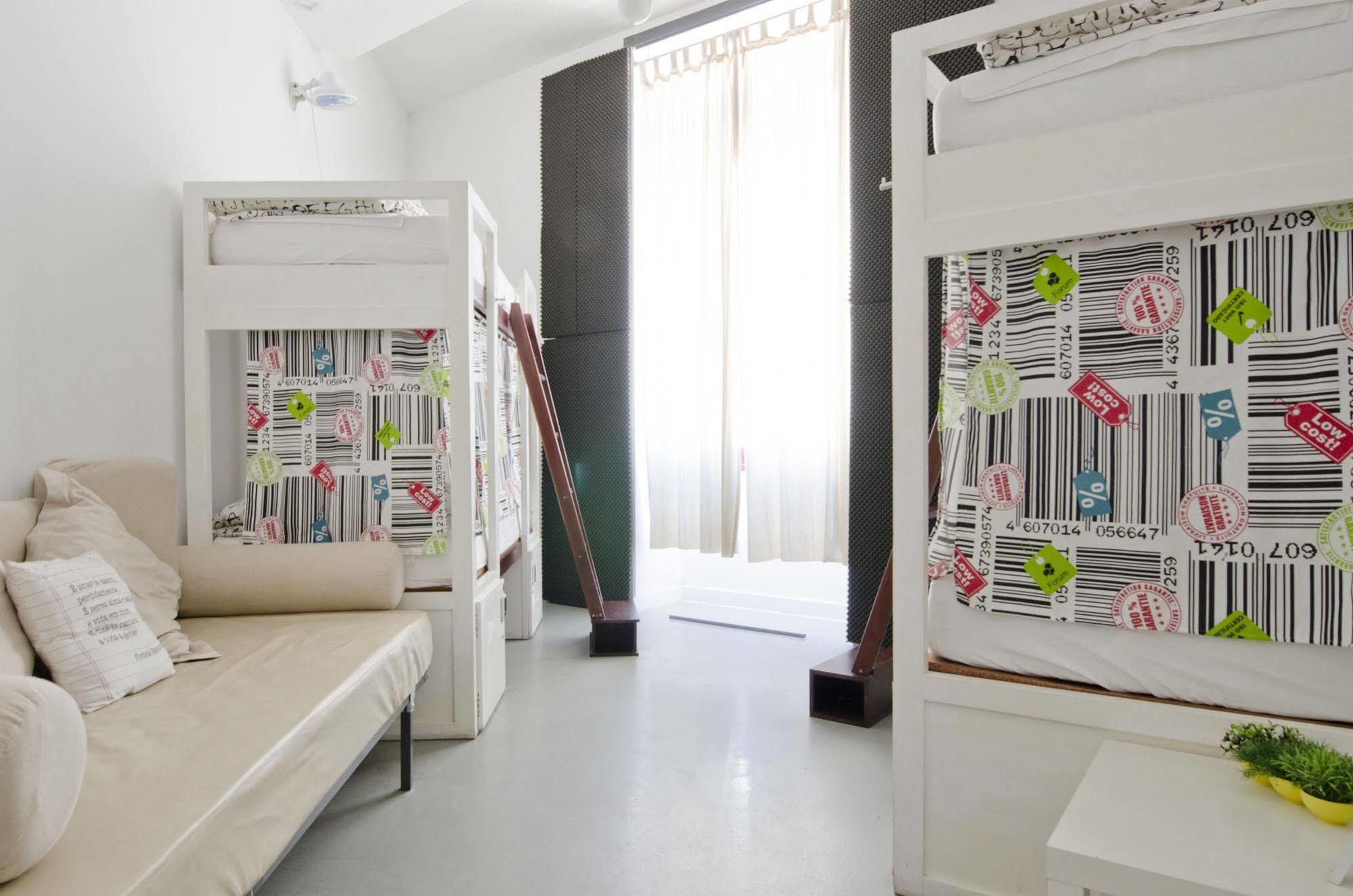 Destination Hostel *